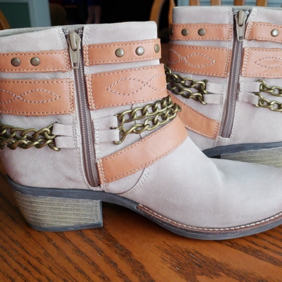 ×SOLD×ALDO CHAIN BOOTS 8/38.5EURO - Picture 7 of 16